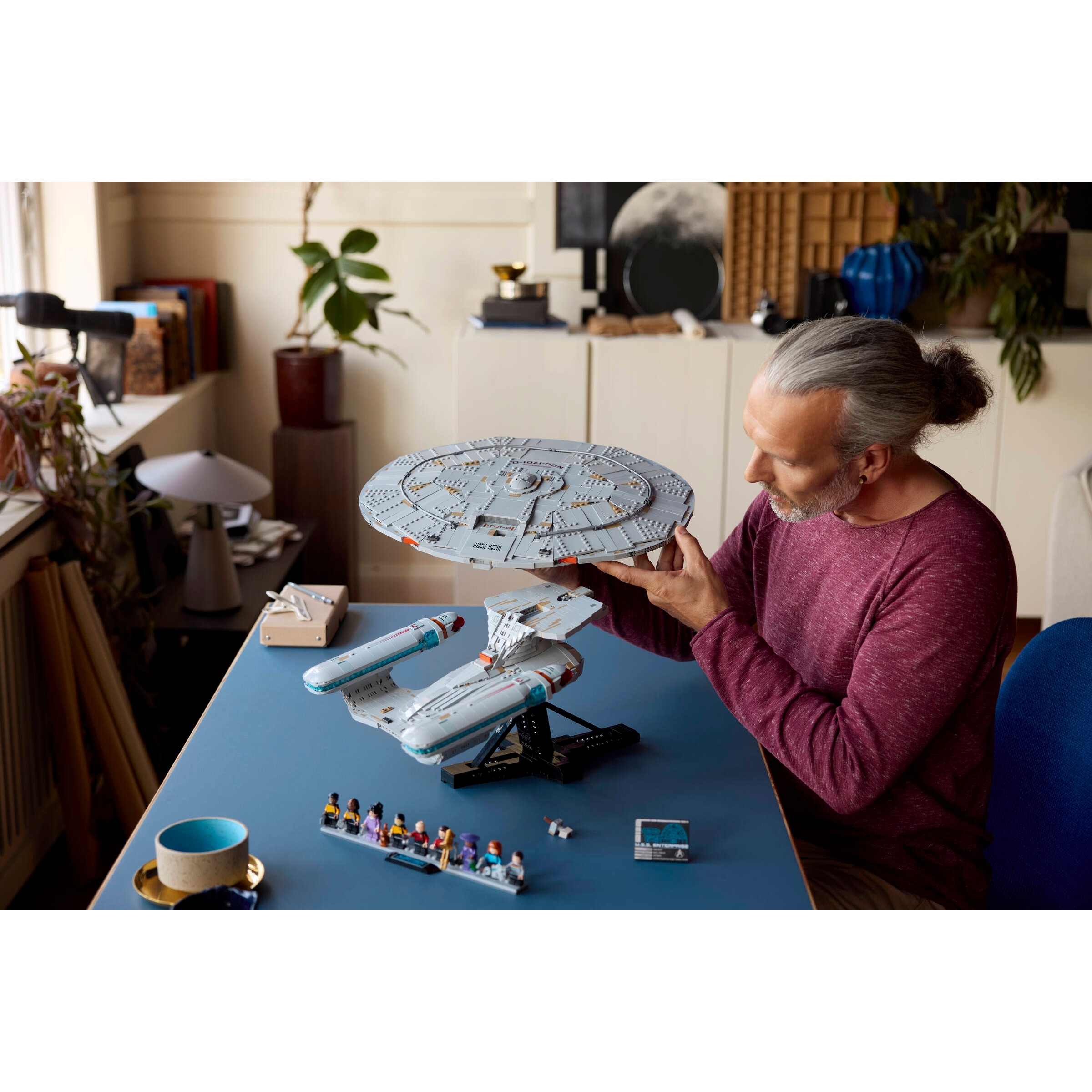 Star Trek: U.S.S. Enterprise Ncc-1701-D - Image 14
