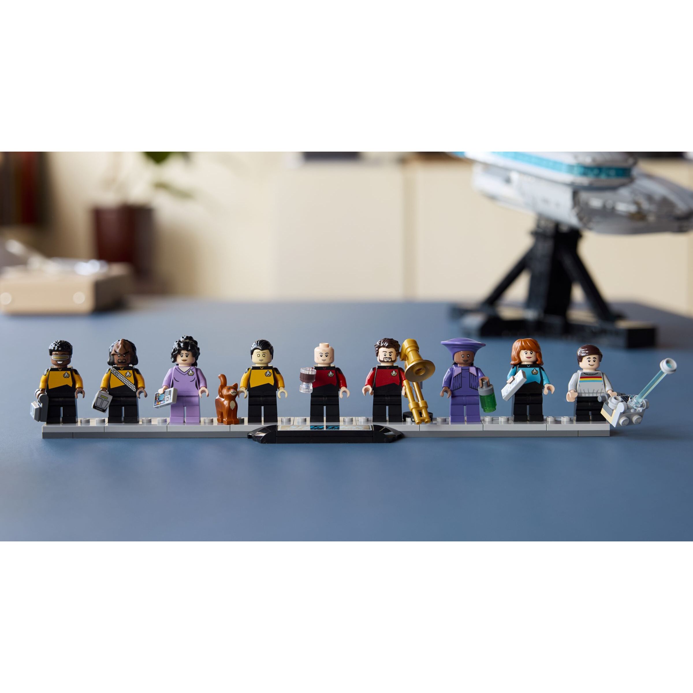 Star Trek: U.S.S. Enterprise Ncc-1701-D - Image 12