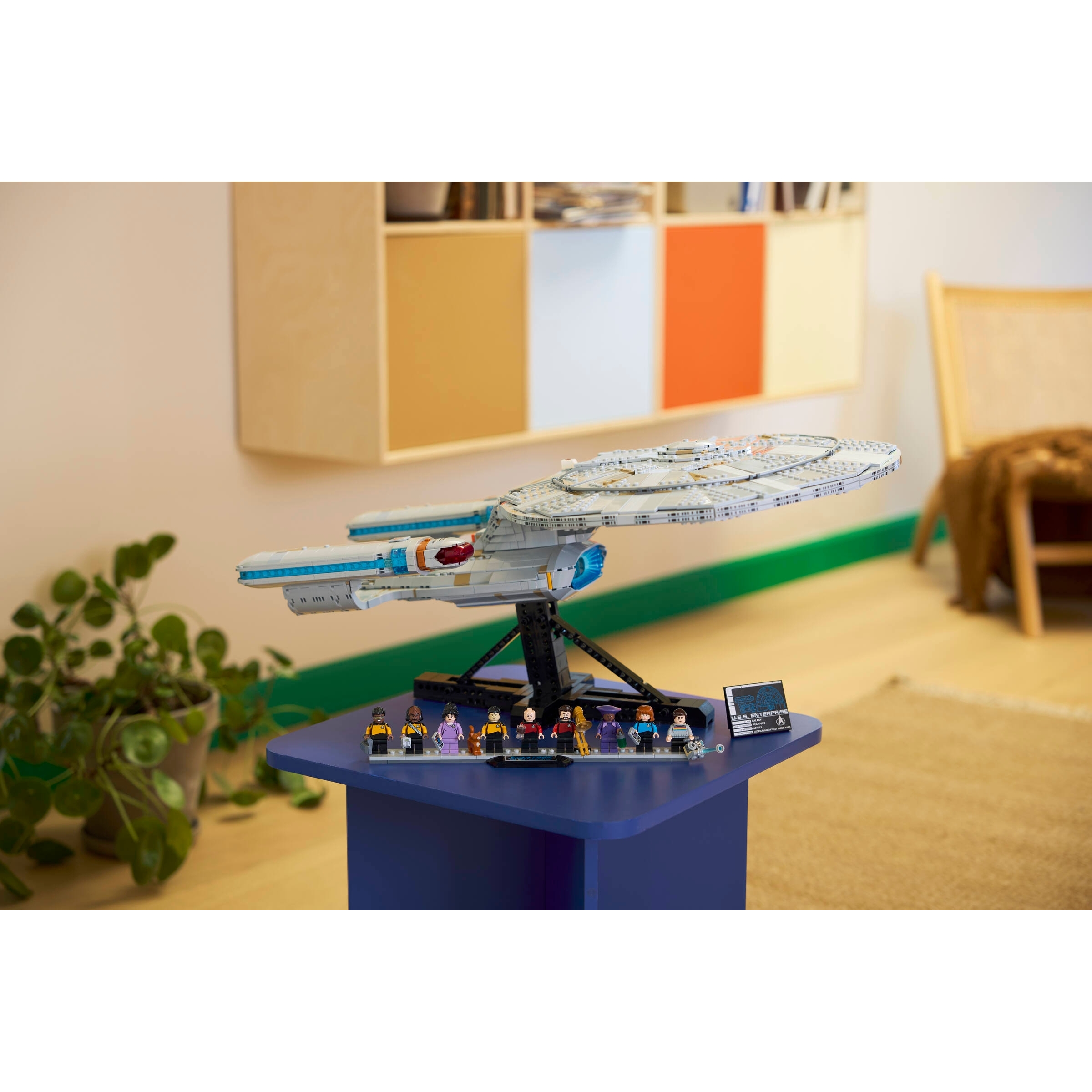 Star Trek: U.S.S. Enterprise Ncc-1701-D - Image 13
