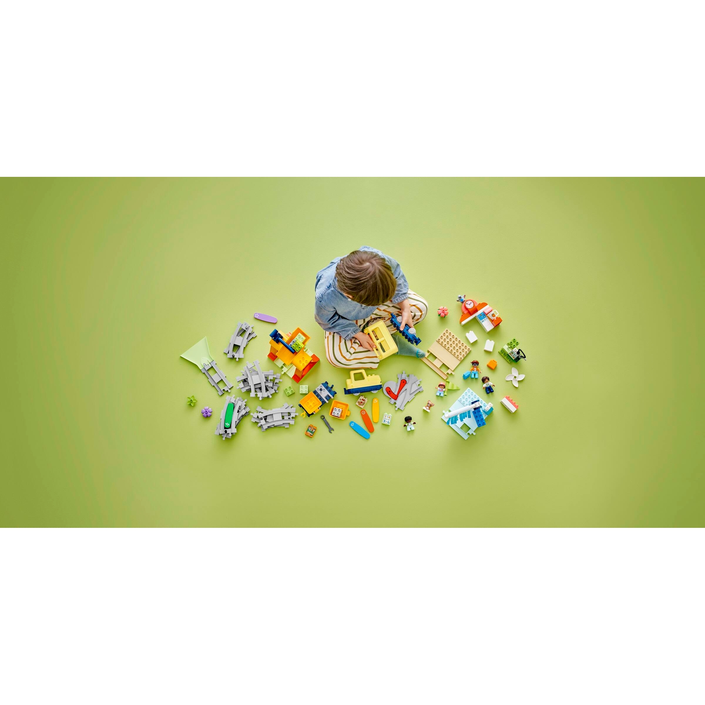 Big Interactive Community Train - Image 10