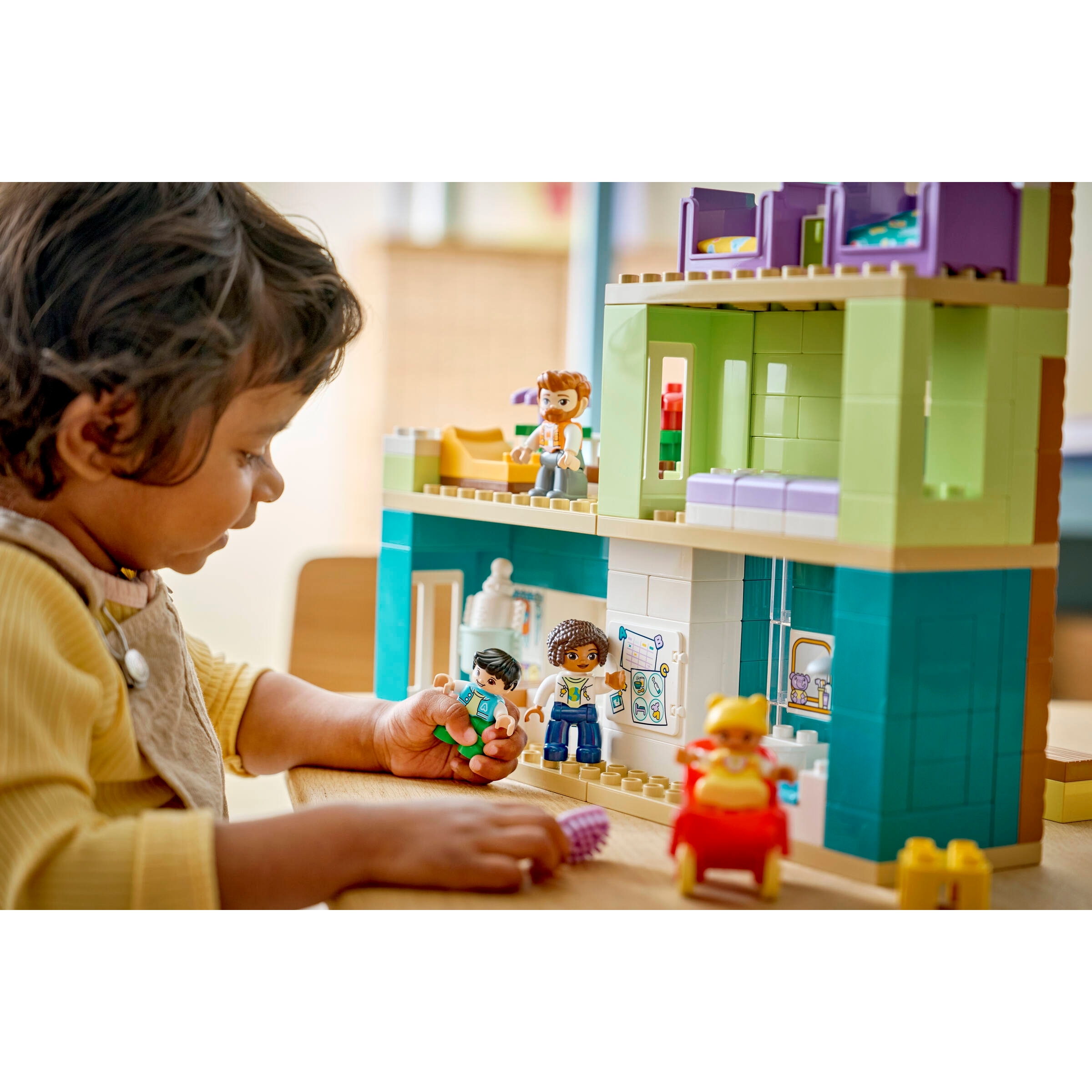3 In 1 Modern Family House With Figures - Image 10