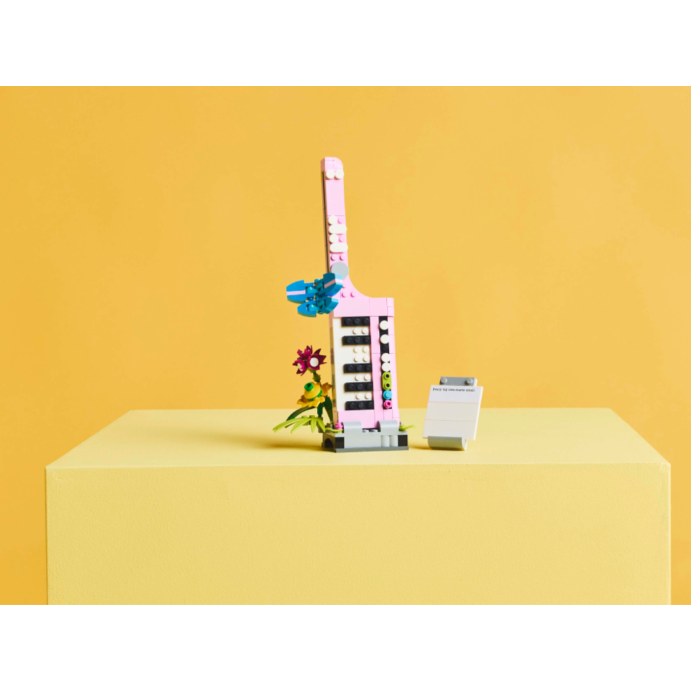 Typewriter With Flowers - Image 9