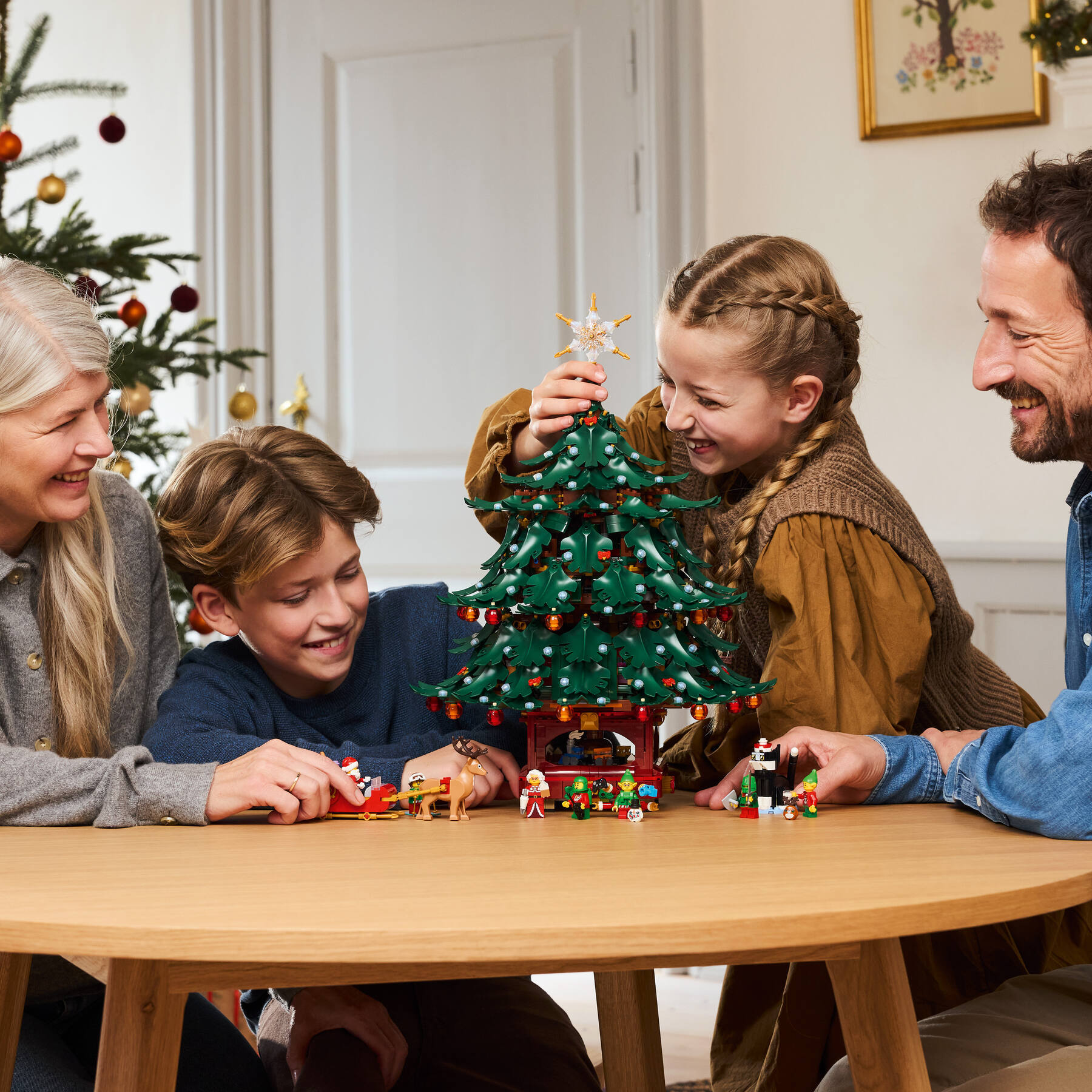 Family Christmas Tree - Image 3