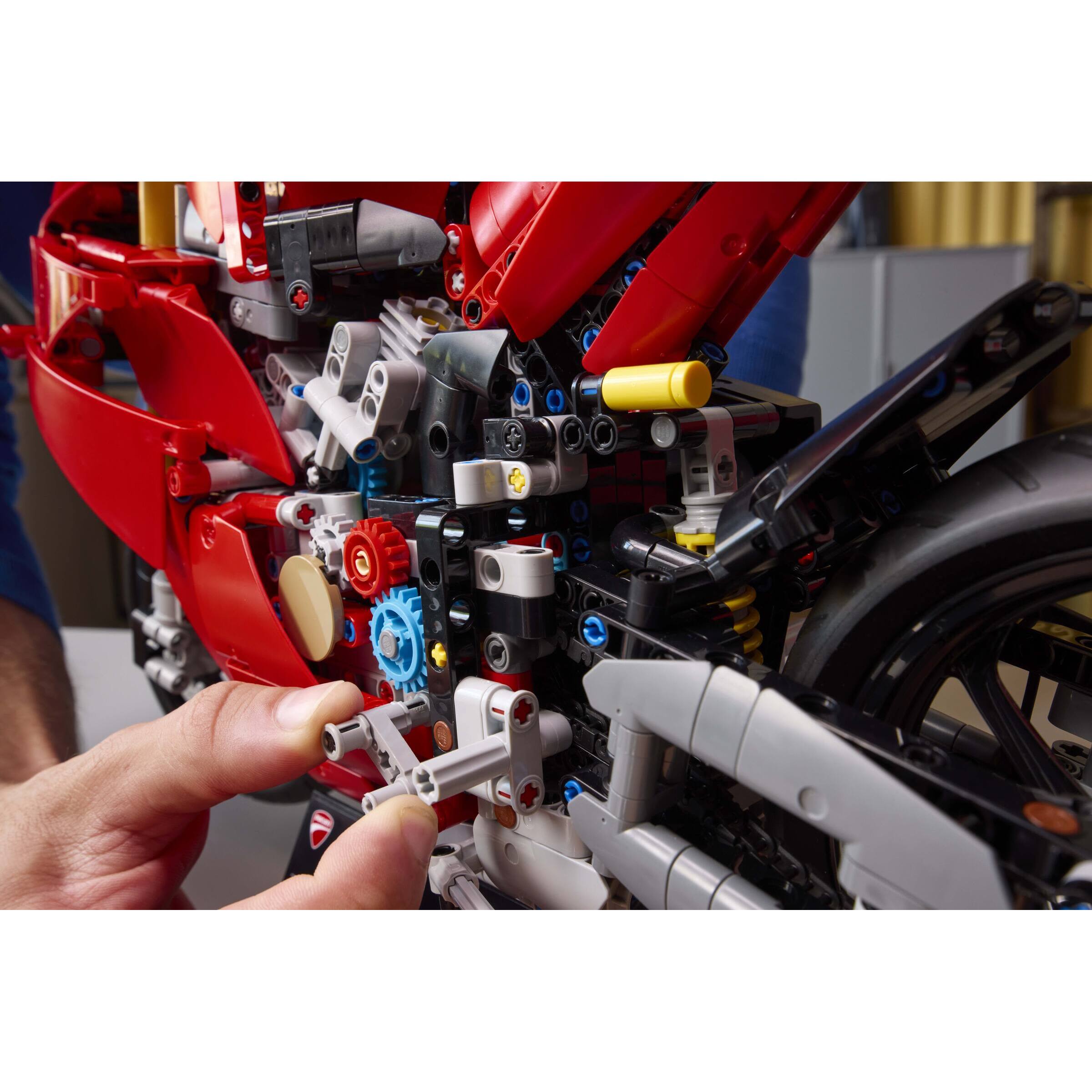 Ducati Panigale V4 S Motorcycle - Image 7