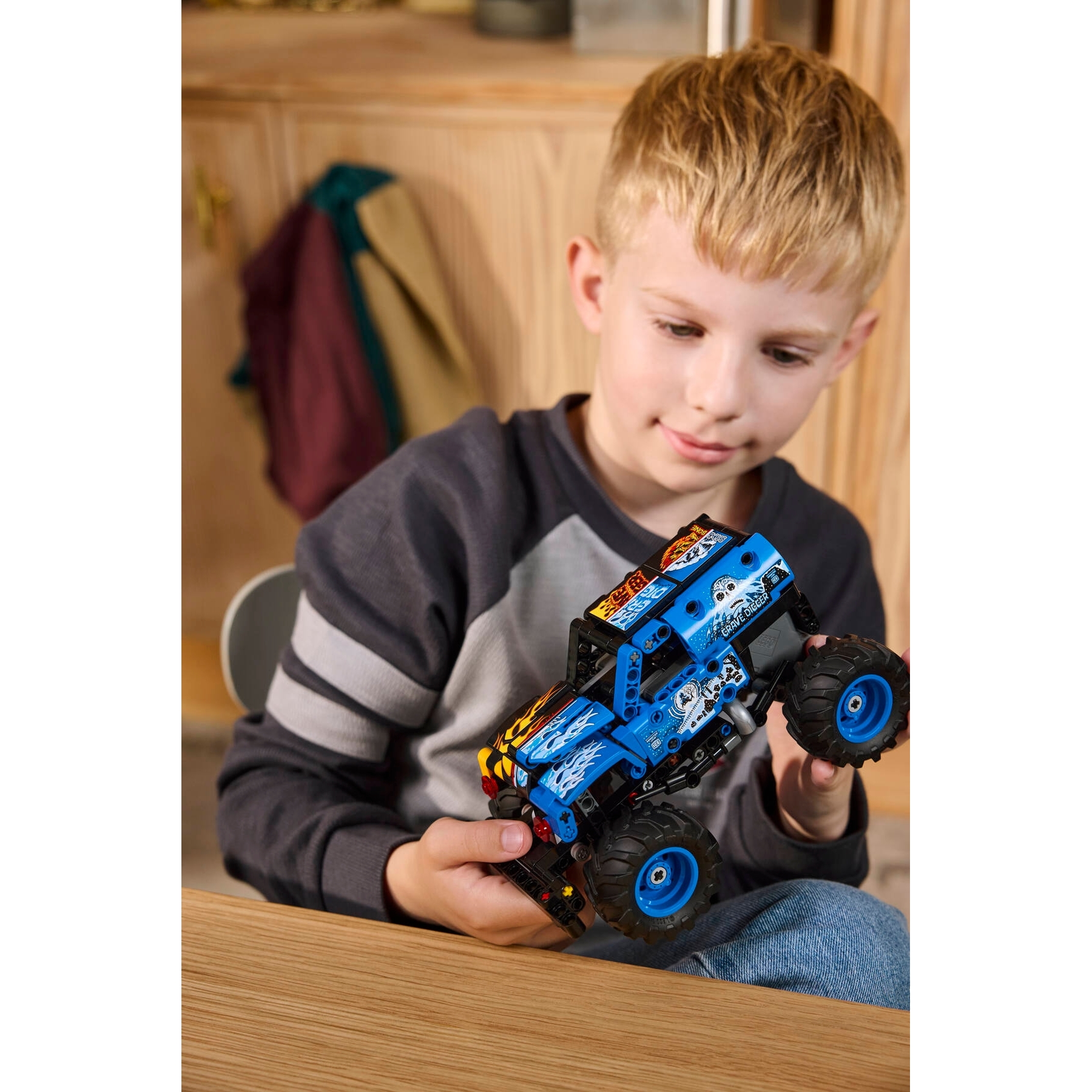 Monster Jam Grave Digger Fire And Ice - Image 10