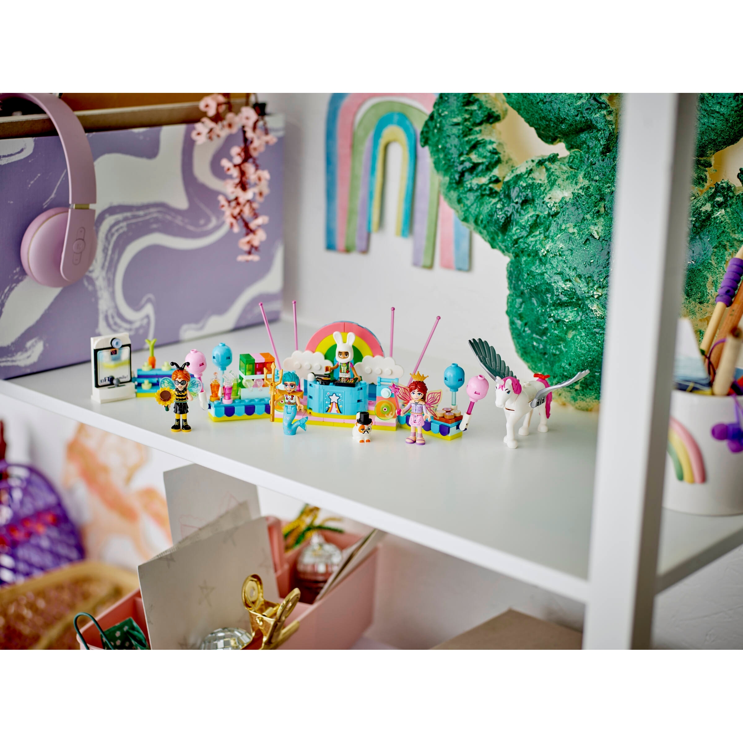 Costume Party With Unicorn & Fairy - Image 9
