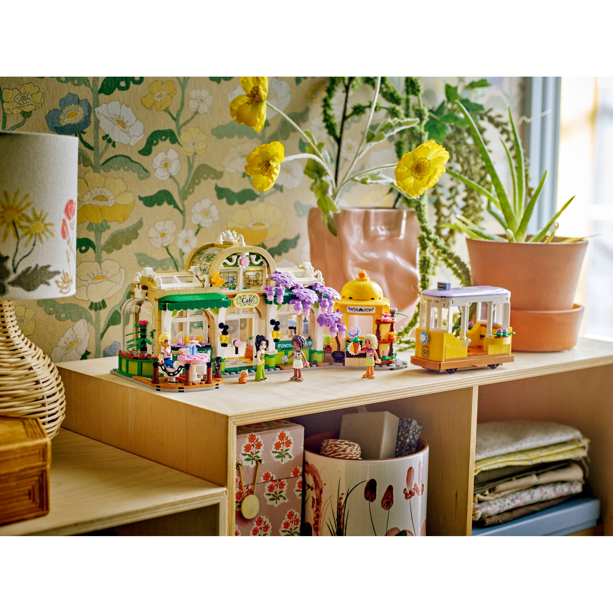 Plant Café & Flower Shop - Image 8