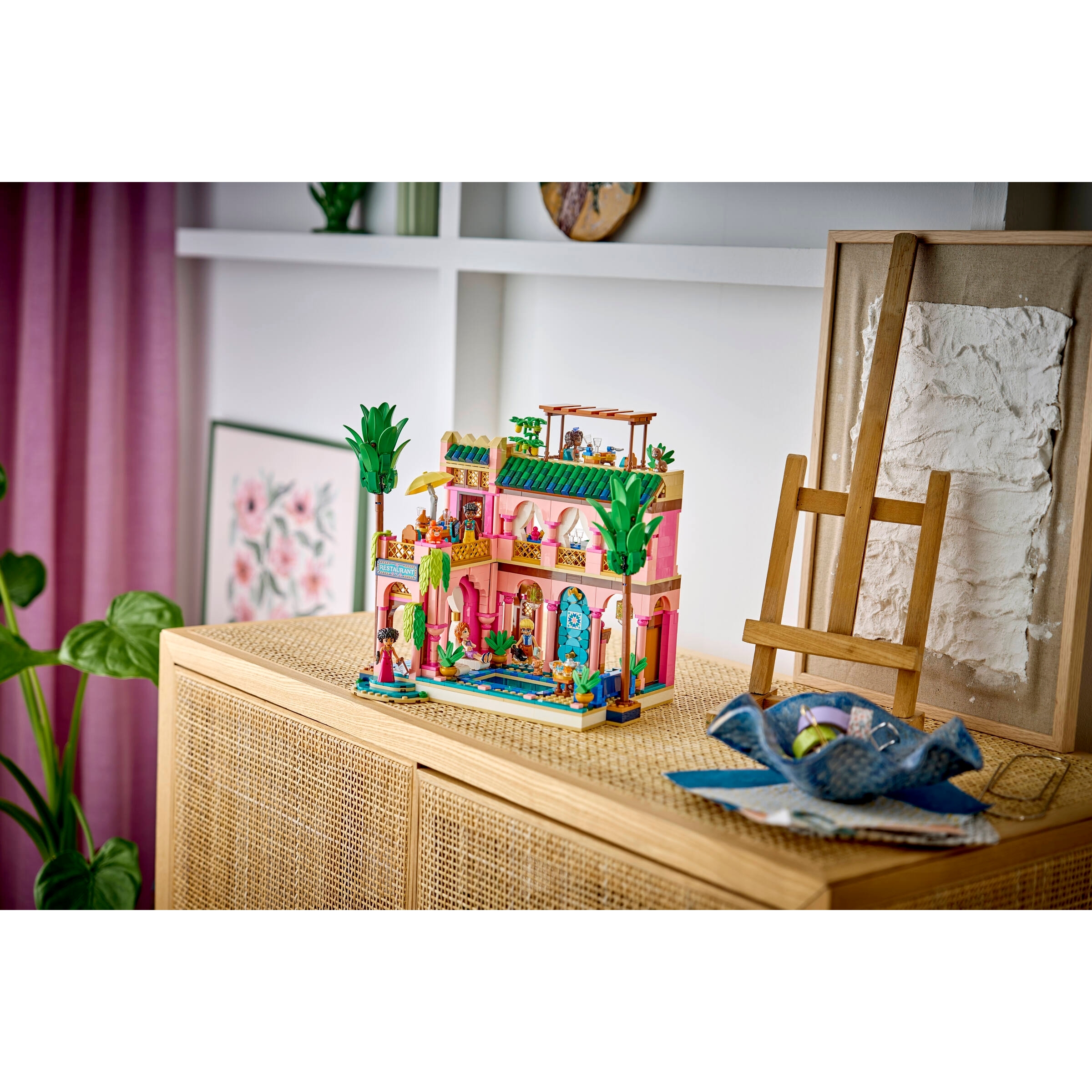 Garden Restaurant - Image 12
