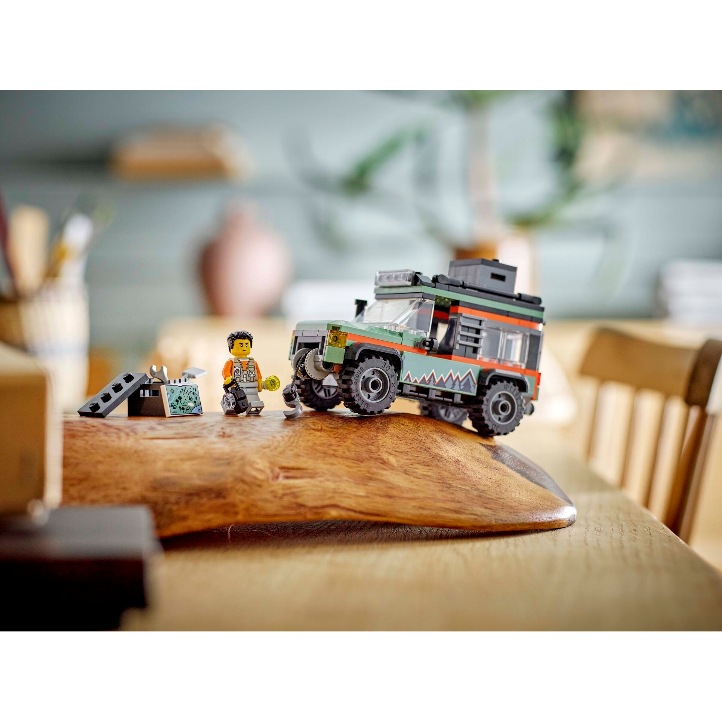 Off-Road 4X4 Mountain Truck - Image 10