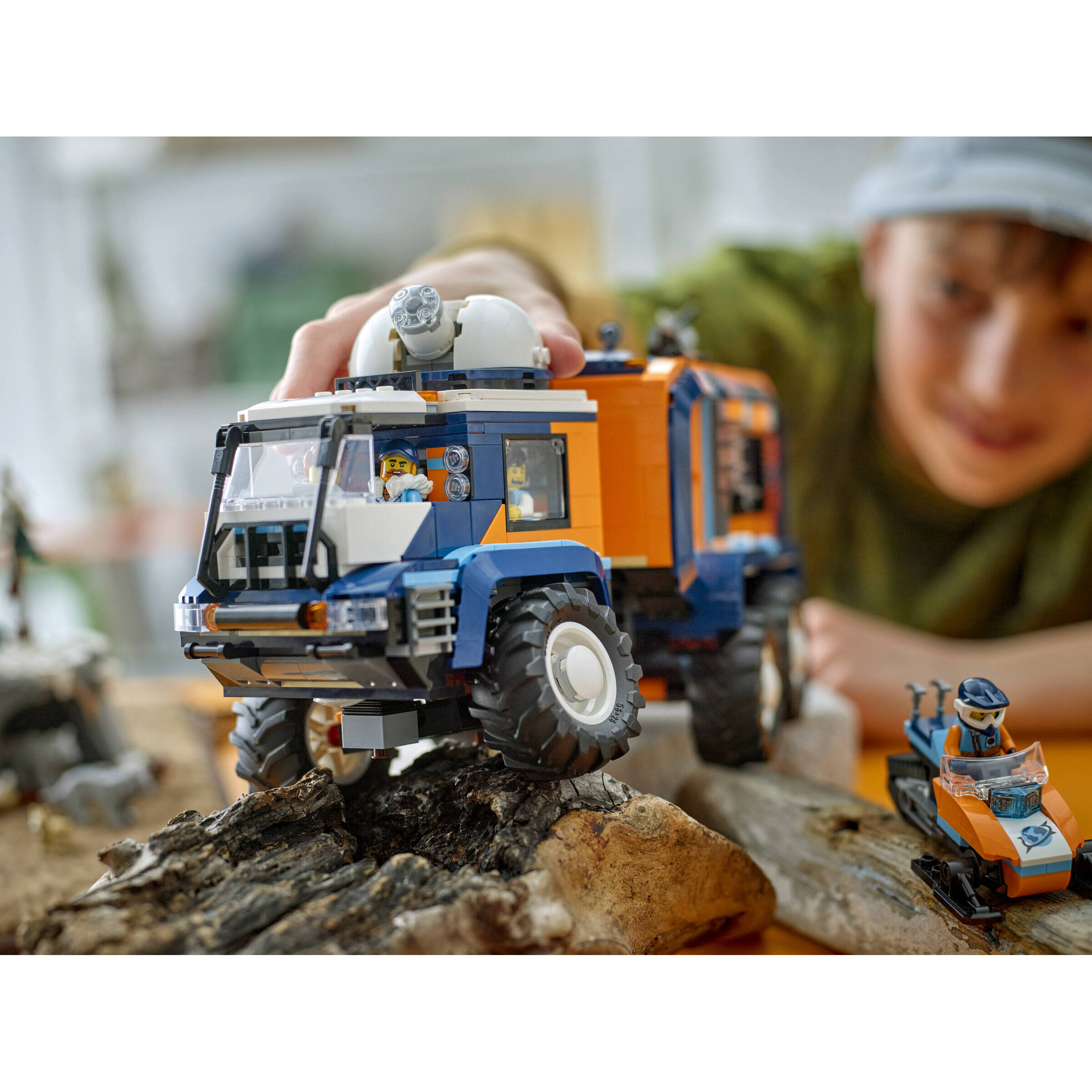 Arctic Explorer Science Lab Truck - Image 7