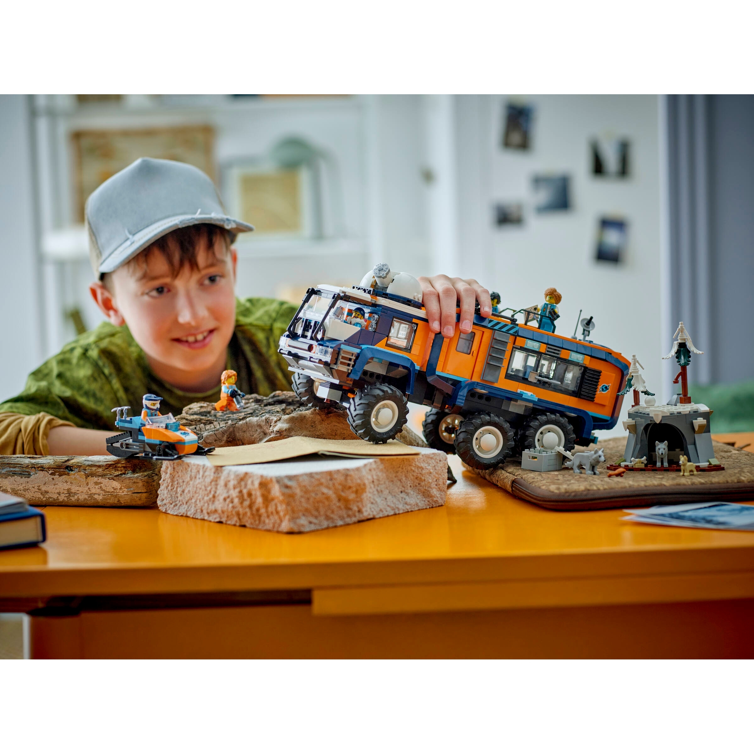 Arctic Explorer Science Lab Truck - Image 6