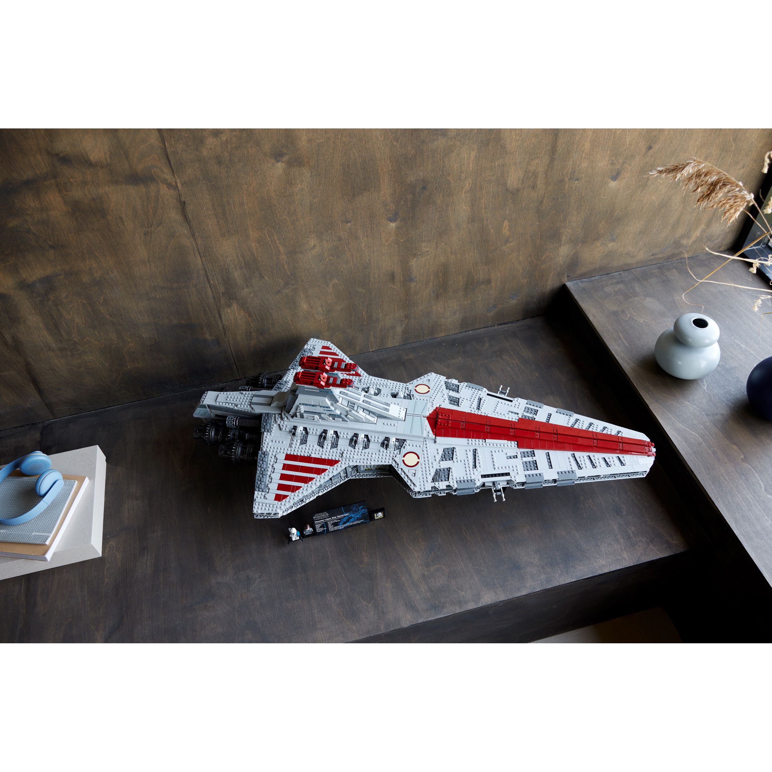 Venator-Class Republic Attack Cruiser - Image 12