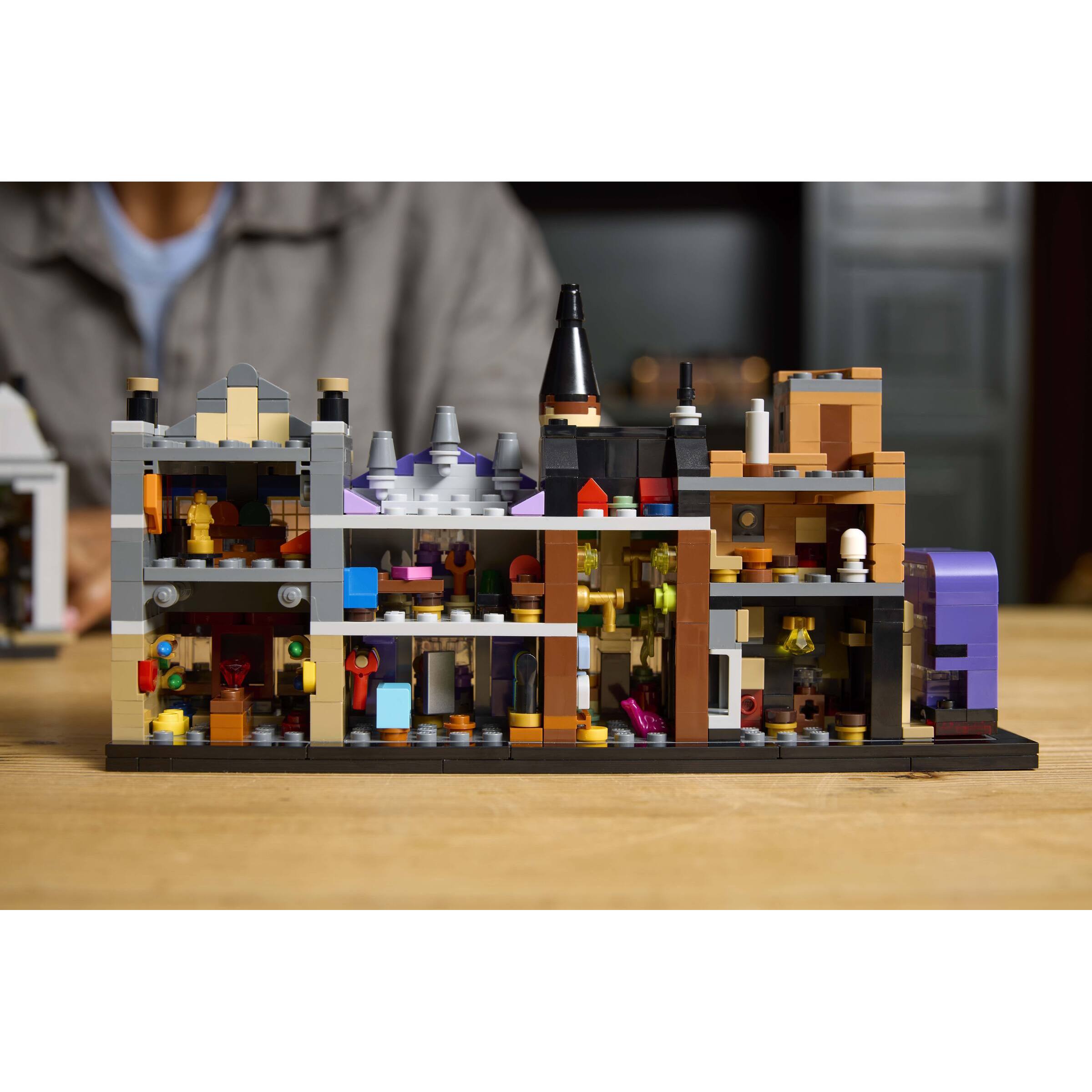 Diagon Alley Wizarding Shops - Image 10