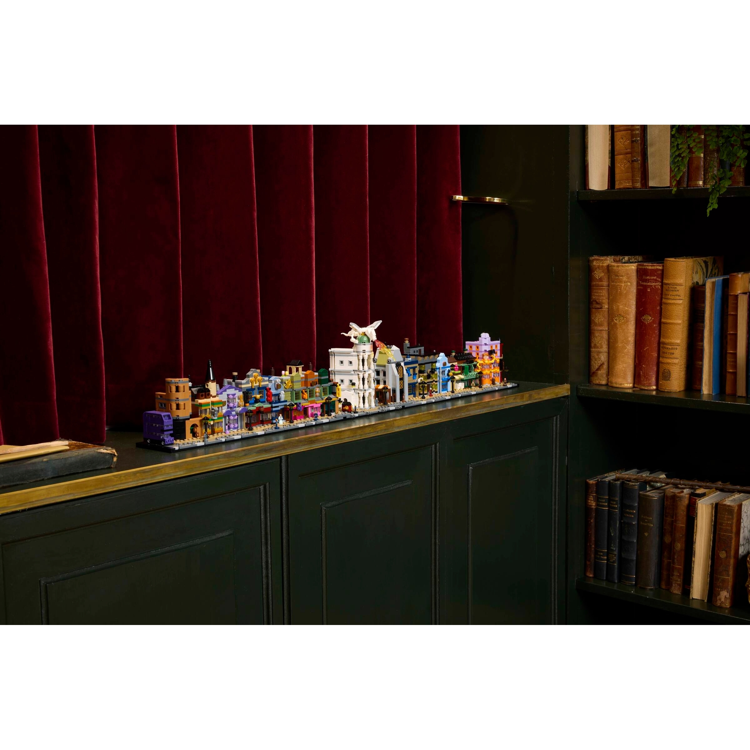 Diagon Alley Wizarding Shops - Image 14